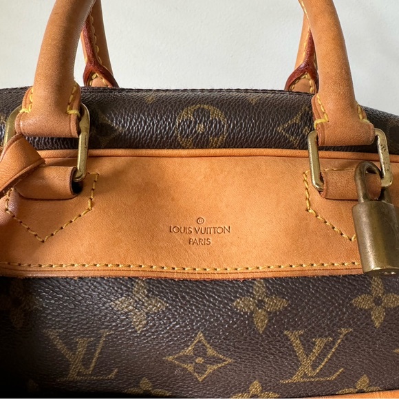 【Louis Vuitton】 Monogram Deauville Hand Bag - Picture 4 of 15